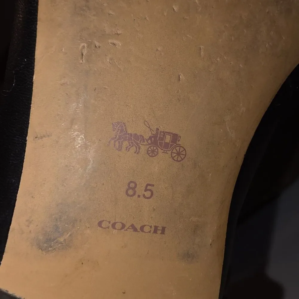 Coach Sz 8.5 Sienna Gold Metal CC Logo Black Leather Preppy Slide Mule Loafers